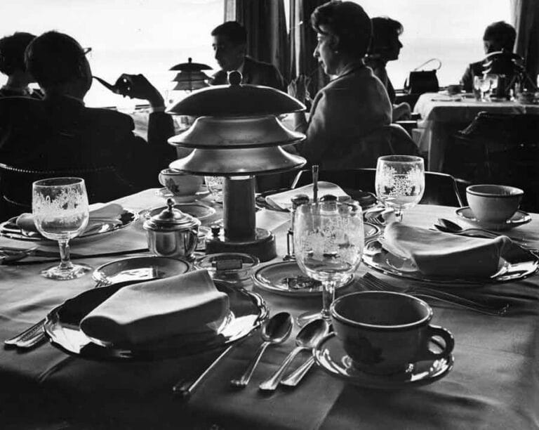 Vintage Dining Room Phot at The Edgewater