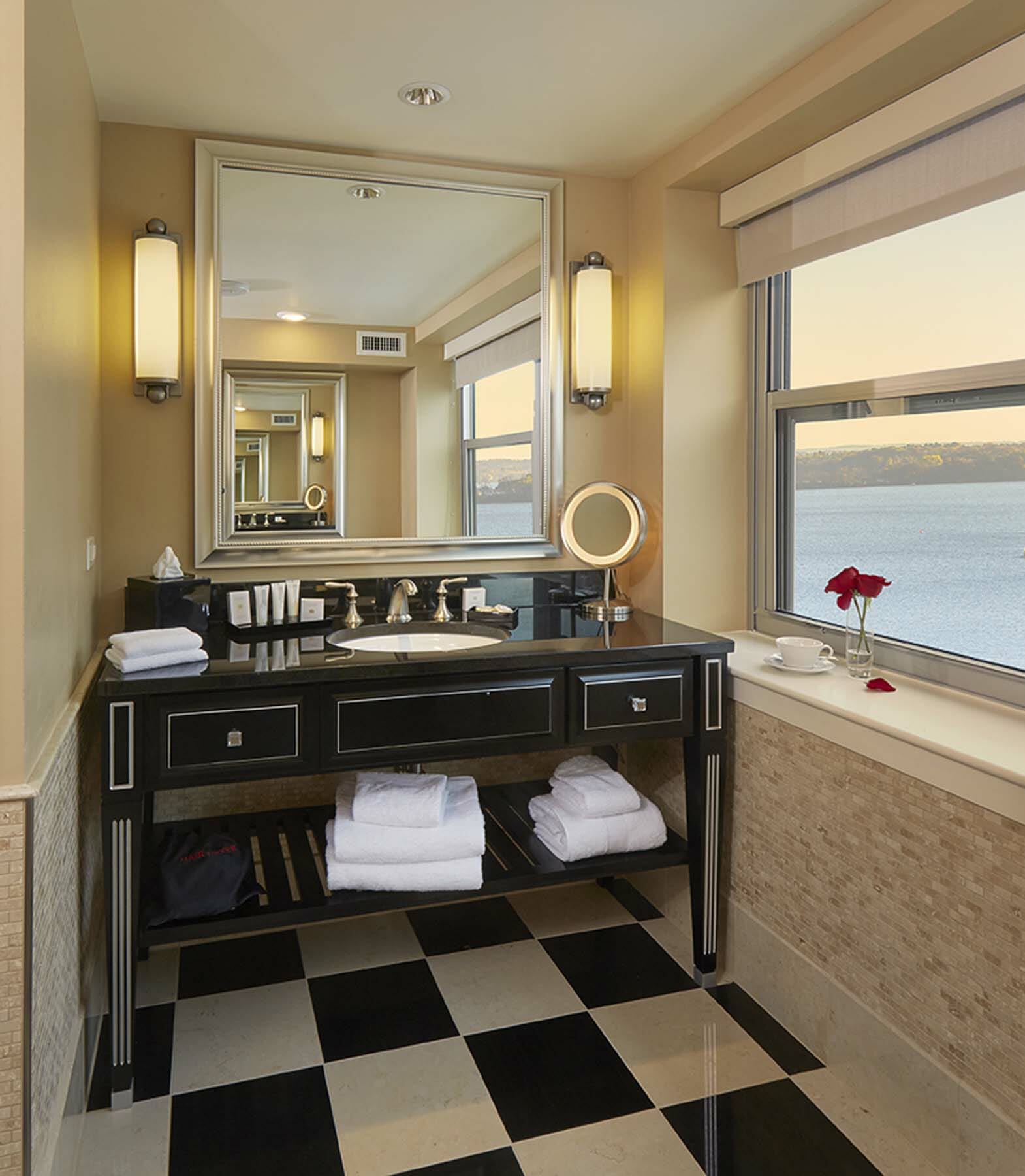 Langdon Loft King Bathroom