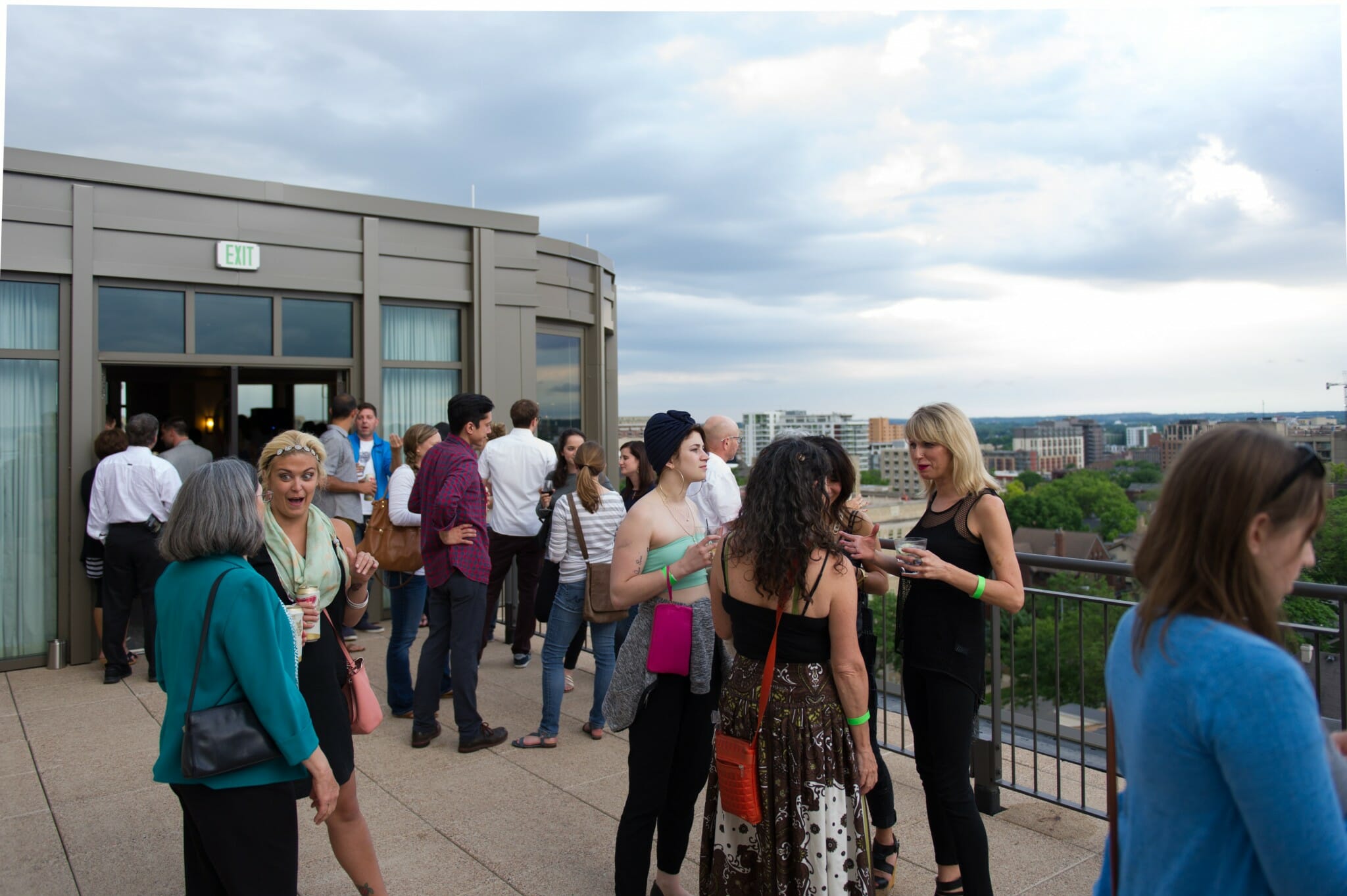 Isthmus sky bar series